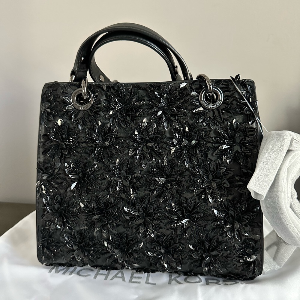 NEW with Tags Authentic Michael Kors Black Flora Burst Shoulder Strap